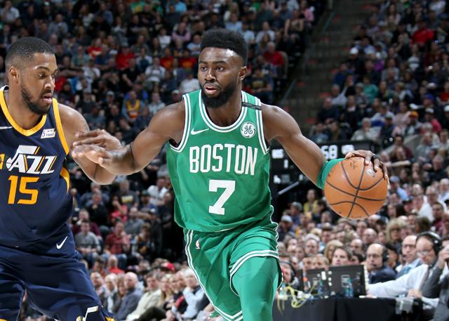  凯尔特人双探花合砍70分，东部决赛预演横扫对手  